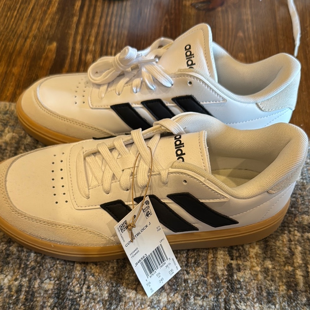 Adidas NWT Kids White and Black Sneakers